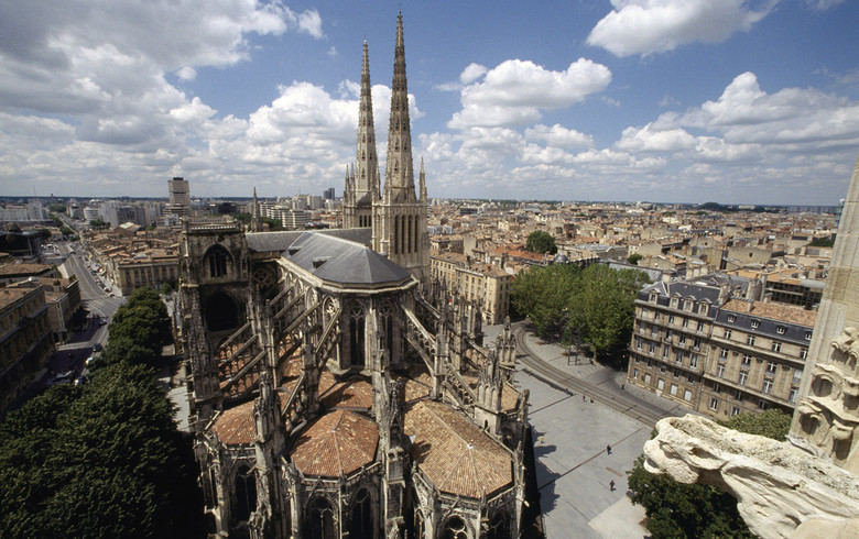 Cathedrale-Tour-Pey-Berland_format_780x490